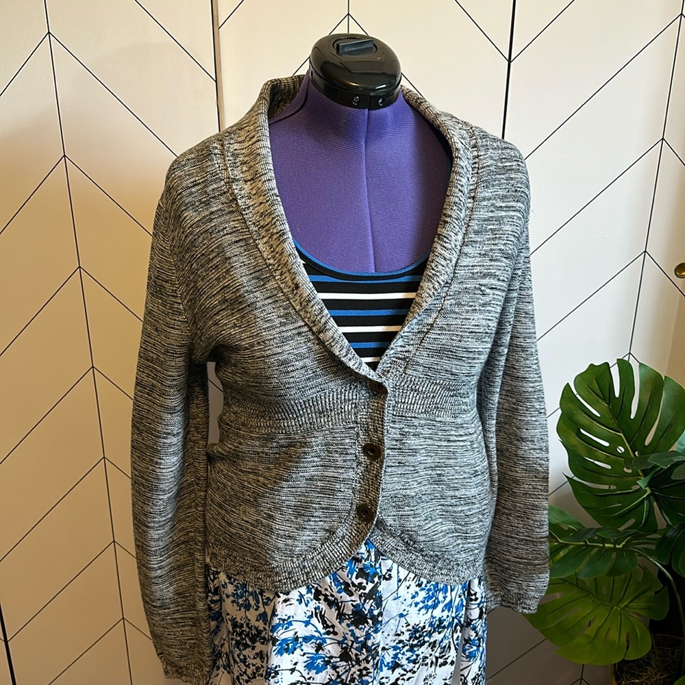 Croft & Barrow Women’s Large Gray Long Sleeve button Cardigan Corpcore Knit